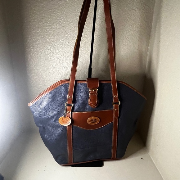 Dakota Smith Large  Domed Shoulder Satchel-pristine - Picture 1 of 8